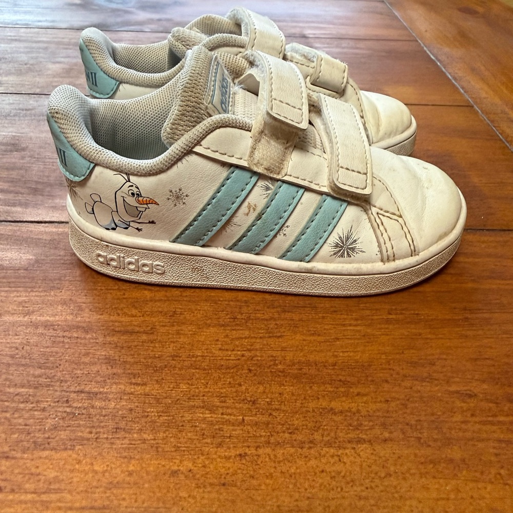 Adidas x Disney Frozen Olaf Toddler Sneakers – Size 7 – Good Condition